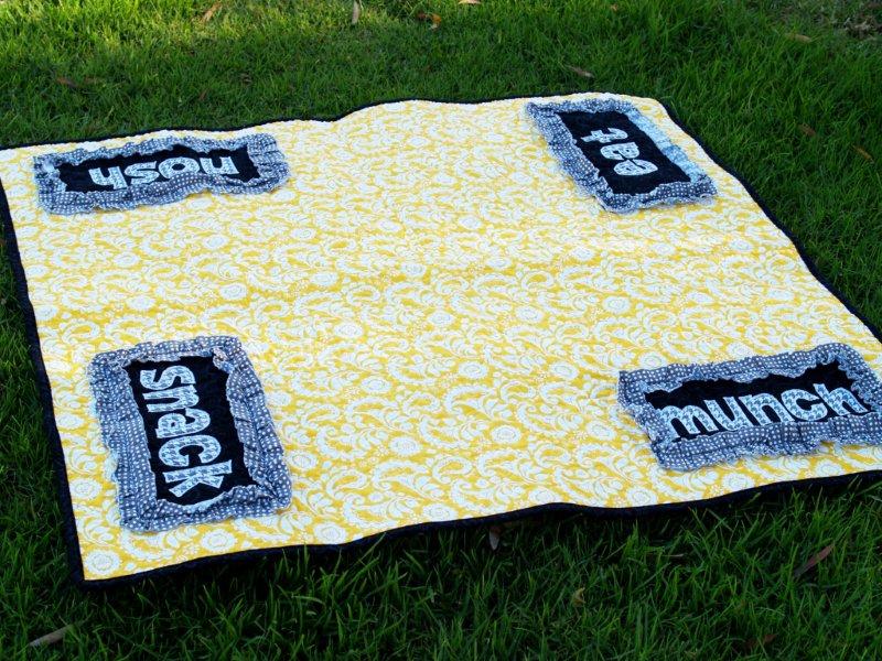 Picnic Bag and Quilt Set