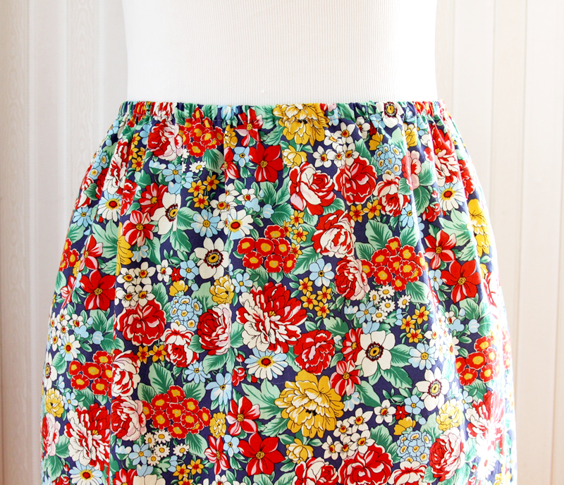 15 Minute DIY Skirt tutorial featured by top US sewing blog, Flamingo Toes: Fast and Easy DIY Skirt