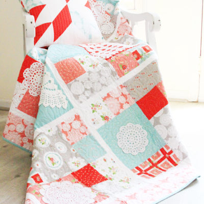 Vintage Doily Keepsakes Quilt – Free Pattern!