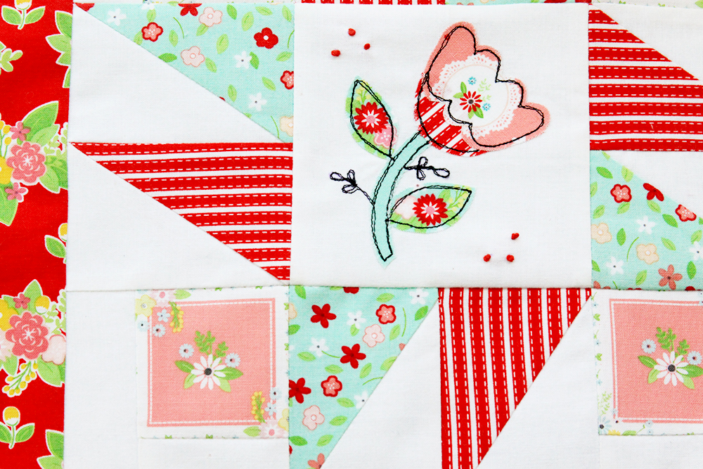 Happy Little Things Quilt Block 4 by popular quilting blog, Flamingo Toes: image of a Happy Little Things quilt block with Vintage Keepsakes fabric.