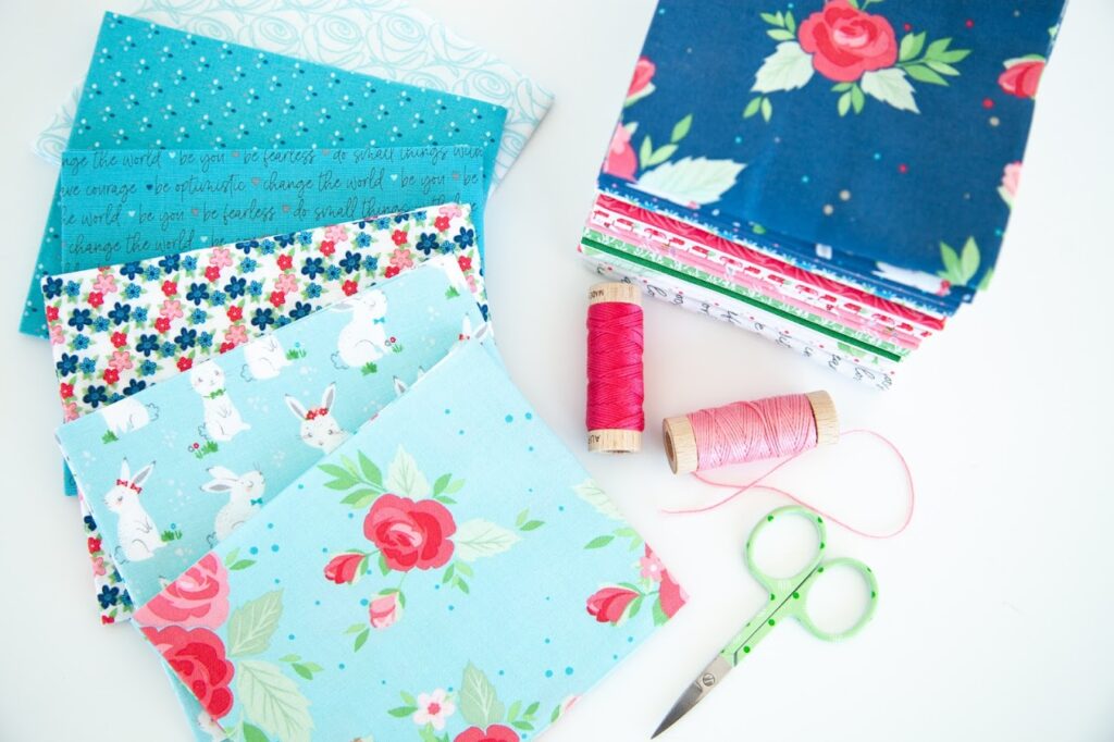 Winifred Rose Mini Quilt by popular US quilting blog, Flamingo Toes: image of a Winifred Rose fabric.